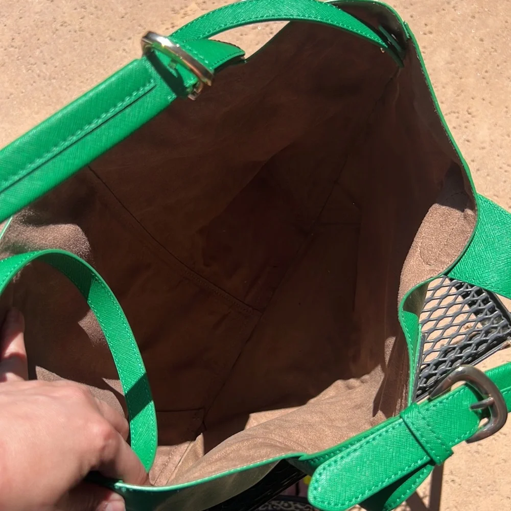 DKNY Green Genuine Leather Bag. LARGE BAG!!! NWOT - Picture 4 of 8
